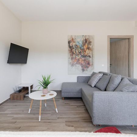Sundial House Apartment Gouvia Ngoại thất bức ảnh